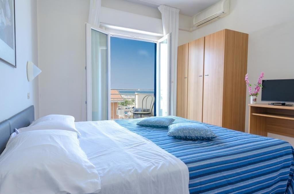 Hotel Los Angeles - Fronte Mare Риччоне Экстерьер фото