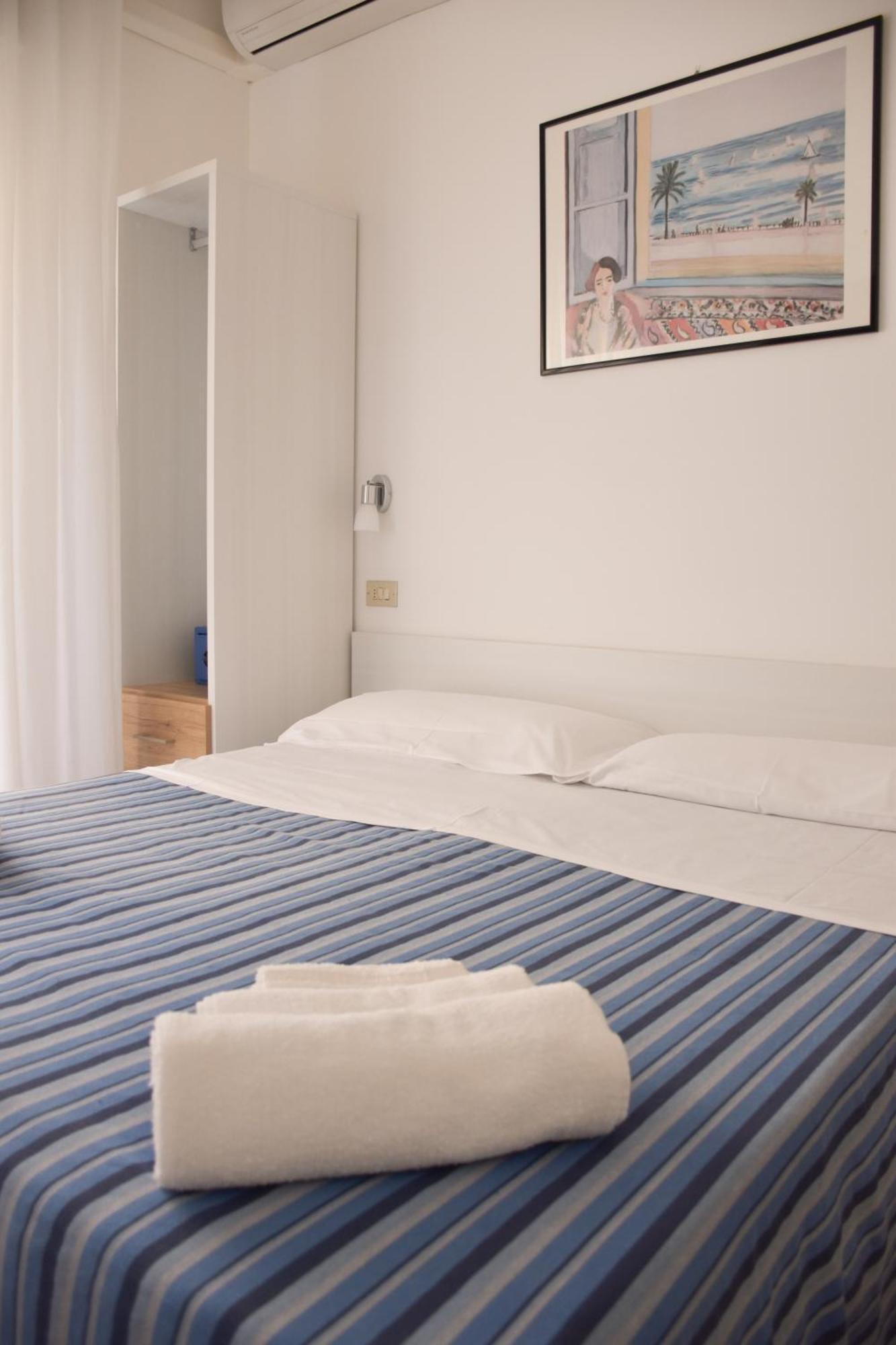 Hotel Los Angeles - Fronte Mare Риччоне Экстерьер фото