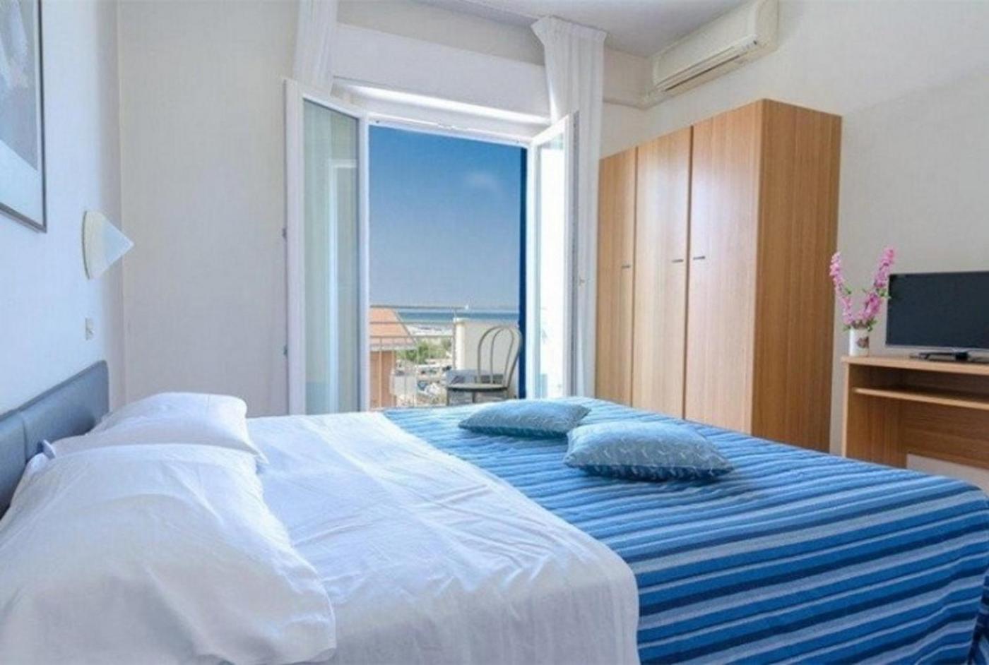 Hotel Los Angeles - Fronte Mare Риччоне Экстерьер фото
